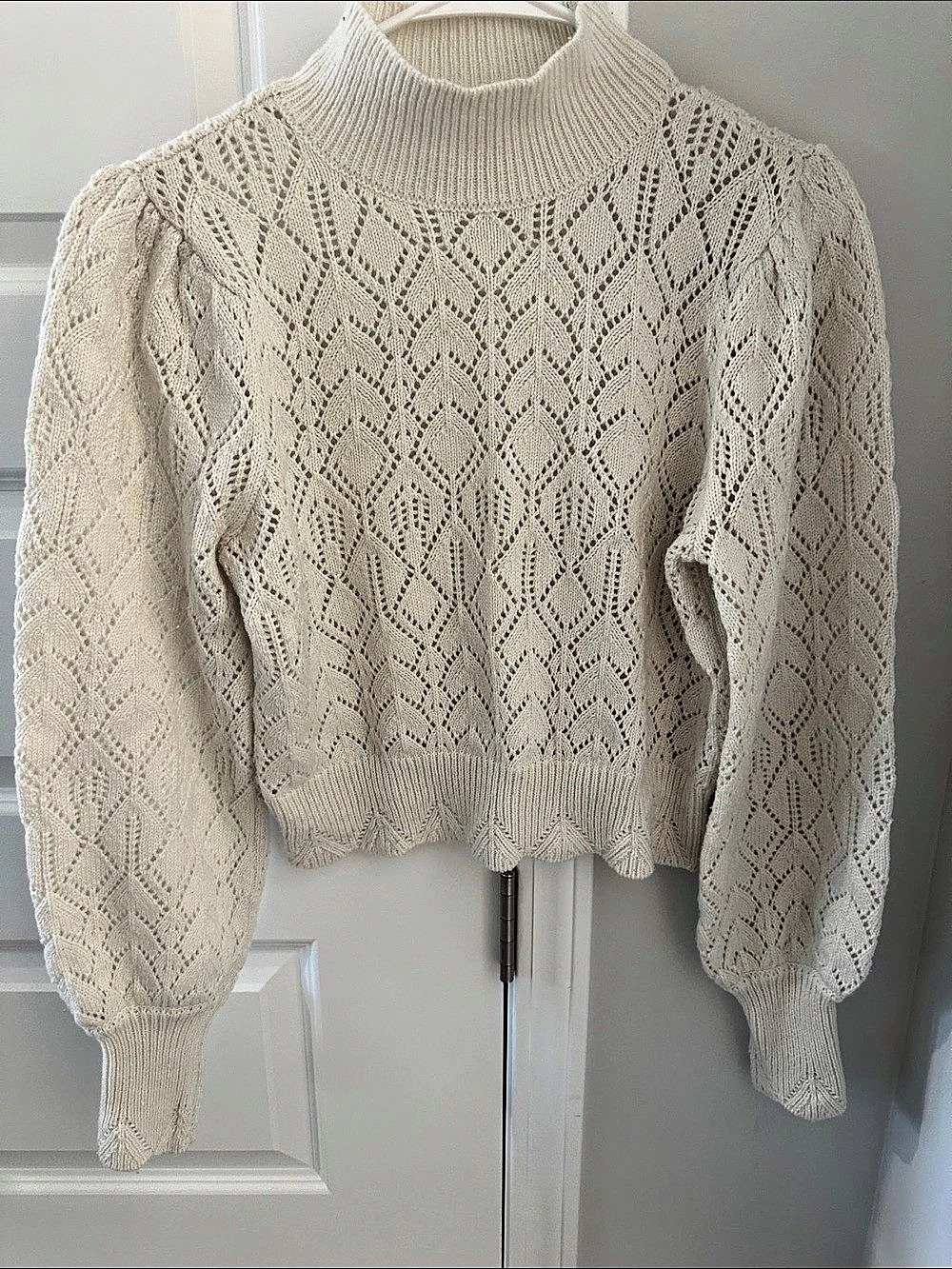 Marled Geometric Knit Turtleneck in Cream Size Medium Like New
